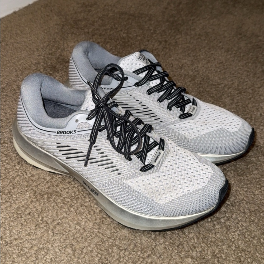 Brooks Men's Athletic Shoes - White and Gray